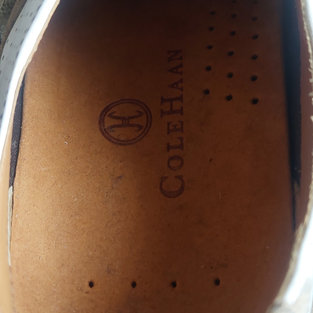 Shoes - Picture 6 of 9